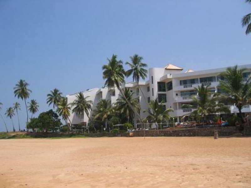 Induruwa Beach Resort Buitenkant foto